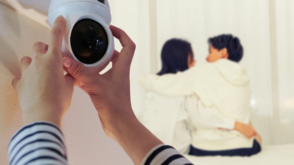 A Chinese woman who filmed her husband’s affair and then shared video footage of it online has been sued by the mistress for compensation. Photo: SCMP composite/Shutterstock