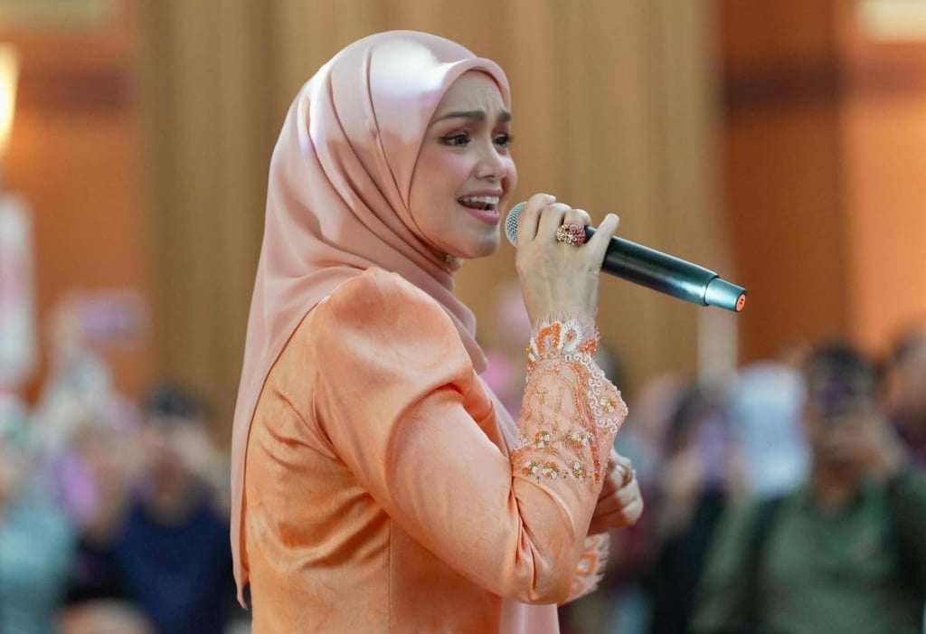 Veteran Malaysian singer Siti Nurhaliza performed at Hari Raya event on Tuesday. Photo: Facebook/Din Kapak Abdullah