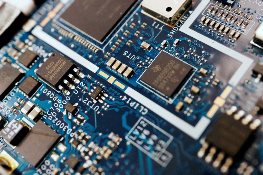 Semiconductors are seen on a computer circuit board in this illustration picture taken February 25, 2022. Photo: Reuters