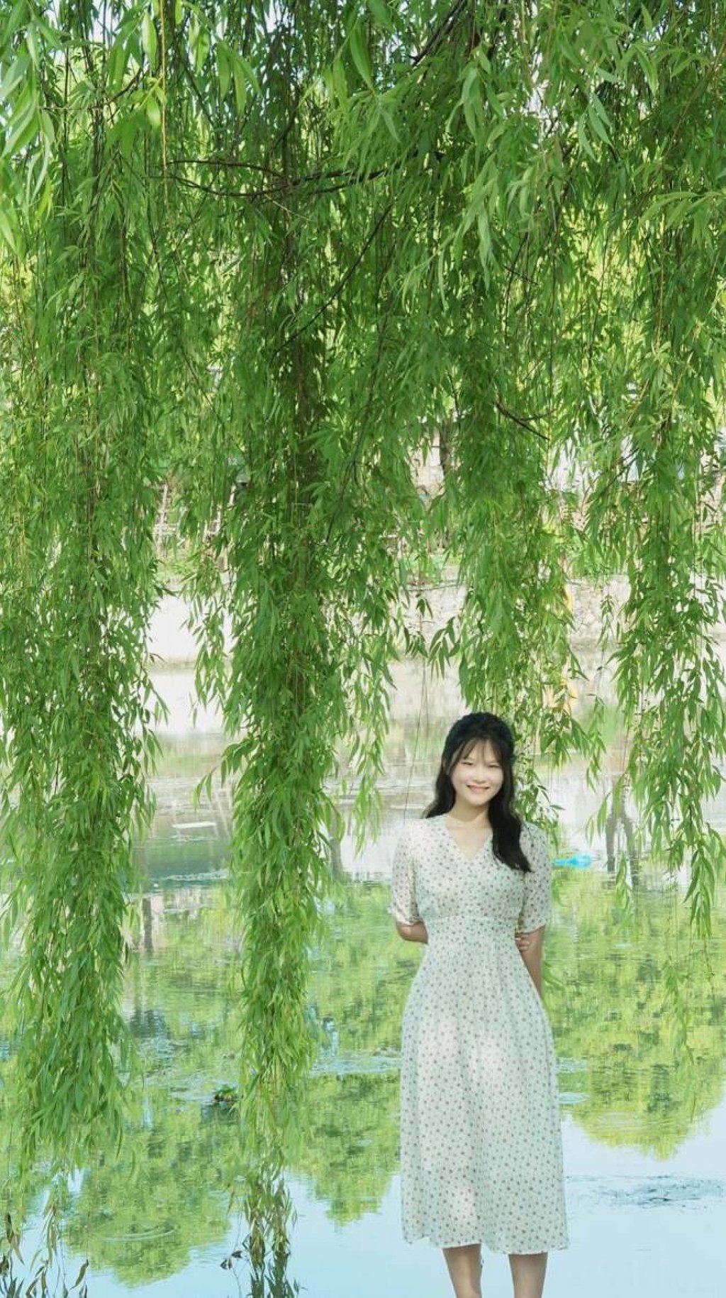 Having majored in water conservancy at university, she chose this position for its stability and alignment with her personality. Photo: Douyin