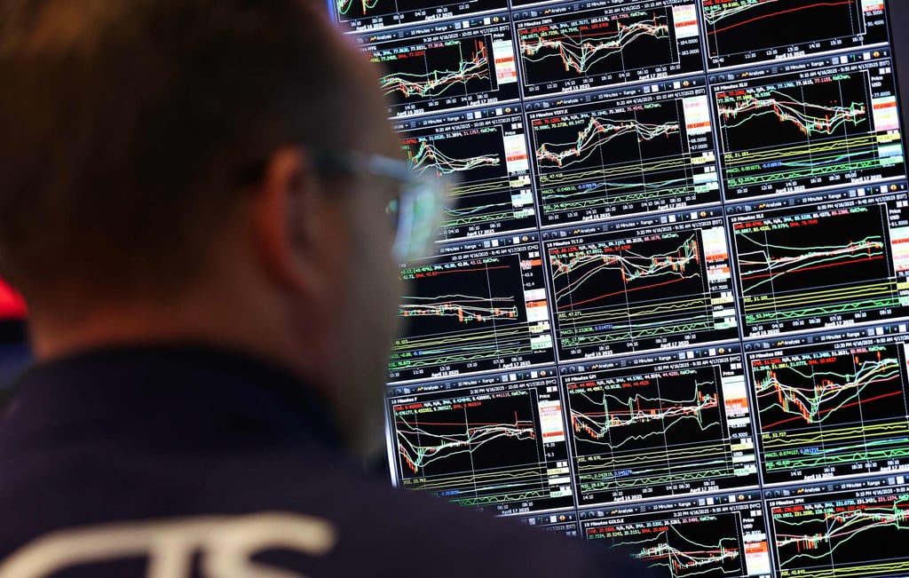 A trader on the floor of the New York Stock Exchange (NYSE) on April 17, 2025. Photo: AFP