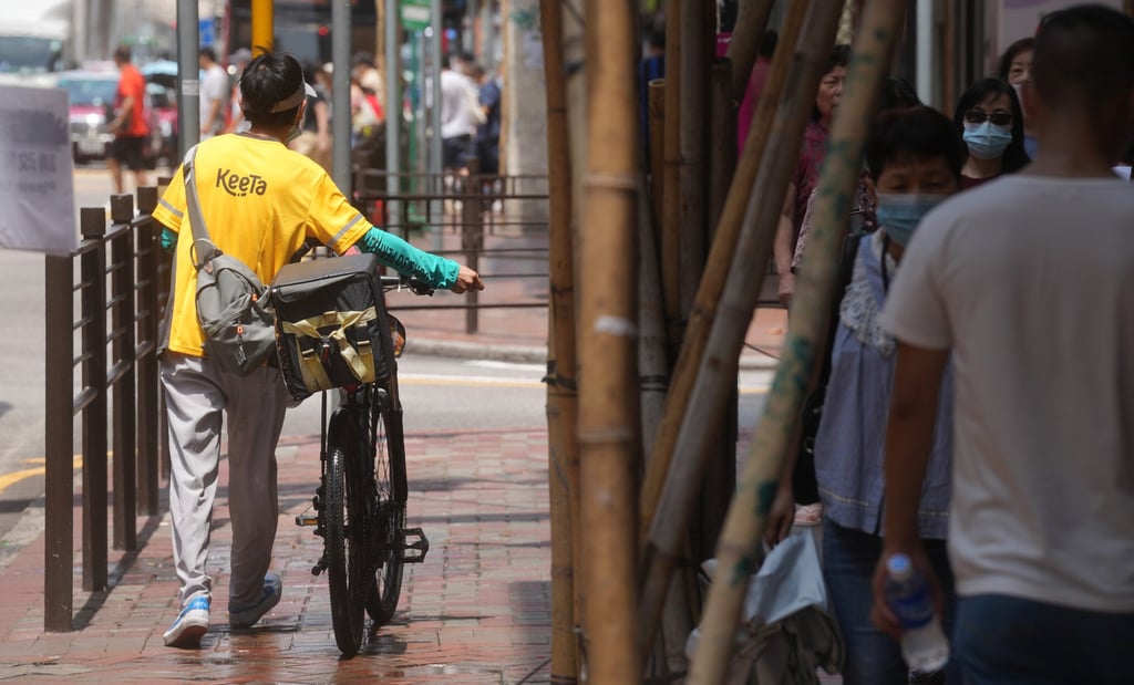 A Keeta delivery rider in Hong Kong. Photo: Elson Li