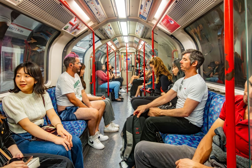 The “bumping gang” has appeared in London, showing up in busy areas and well-frequented public spaces as potential targets. Photo: Shutterstock