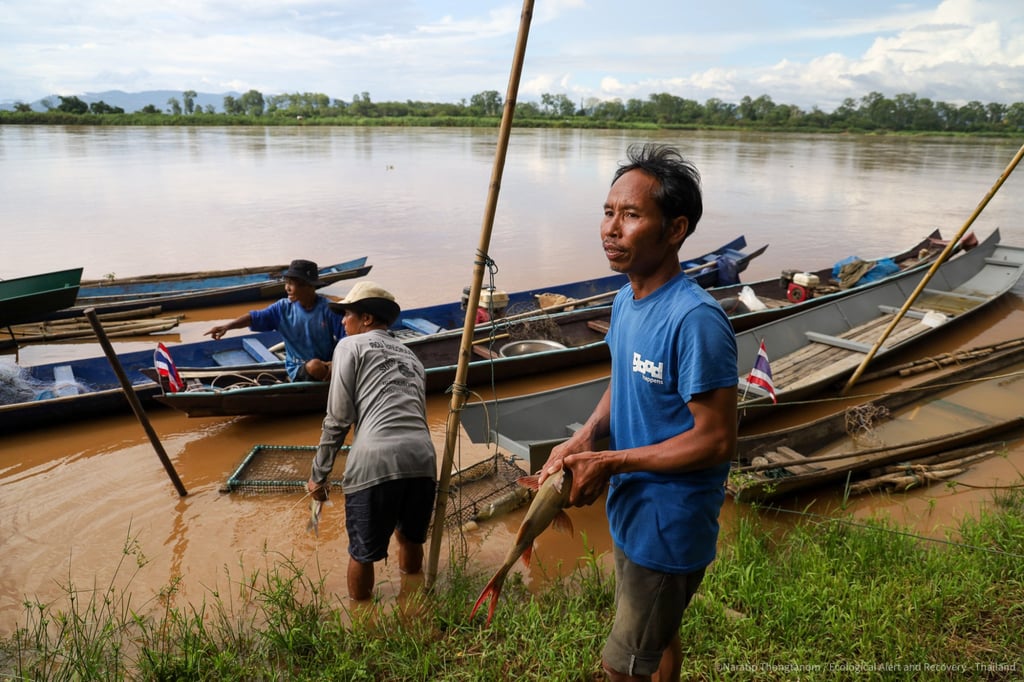 Fishermen on the Chiang Saen river. Photo: Earth Thailand