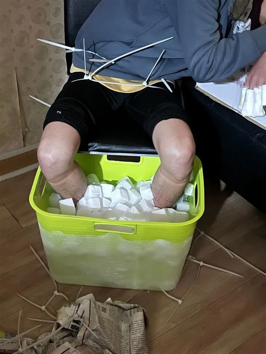Zhang purchased multiple insurance policies from five different companies, covering eight types of insurance, including health, life, accident, long-term care, and travel. Photo: Yahoo
