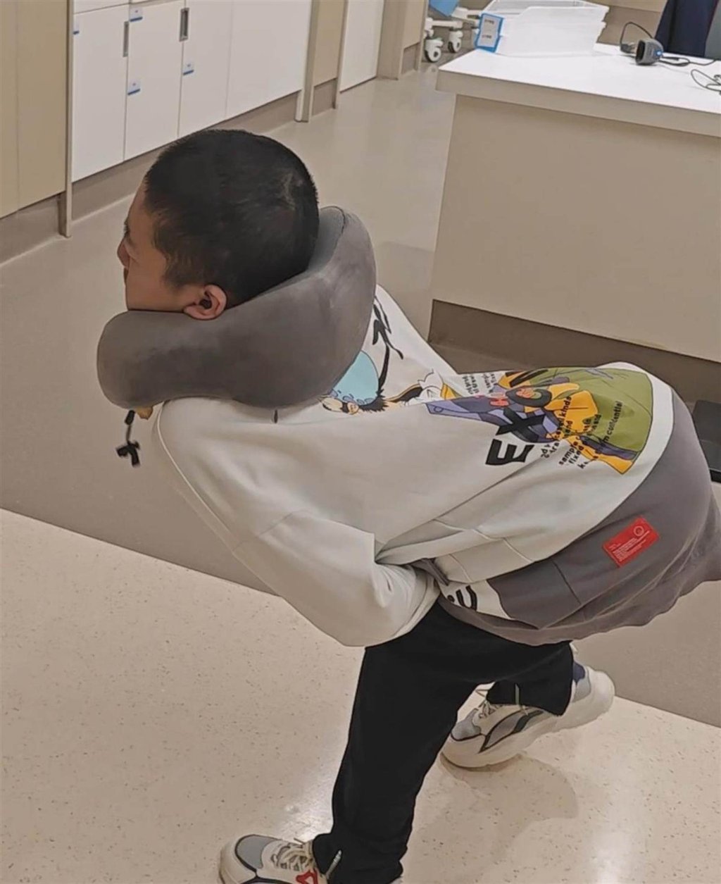 Jiang Yanchen, 21, has battled a form of arthritis that causes severe inflammation in the joints and ligaments of his spine since his primary school years. Photo: cnhubei.com