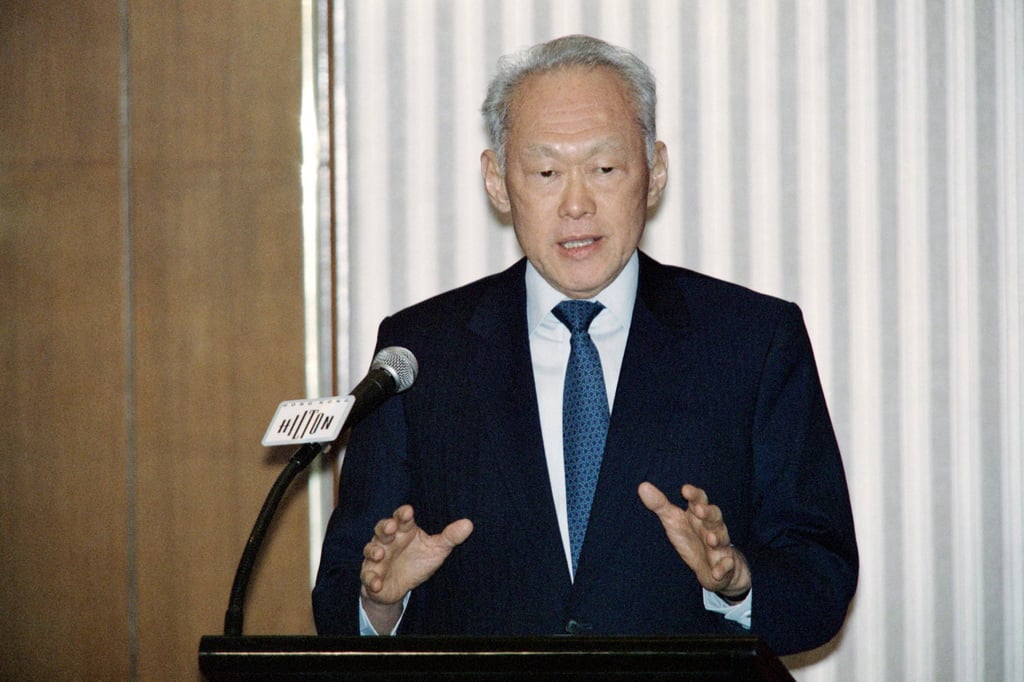Singapore Prime Minister Lee Kuan Yew delivers a speech at the opening of the Commonwealth Press Union conference on October 15, 1990 in Hong Kong. Photo: AFP