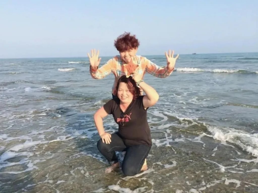 The two women are living the best life and say they are happier than they have ever been. Photo: QQ.com
