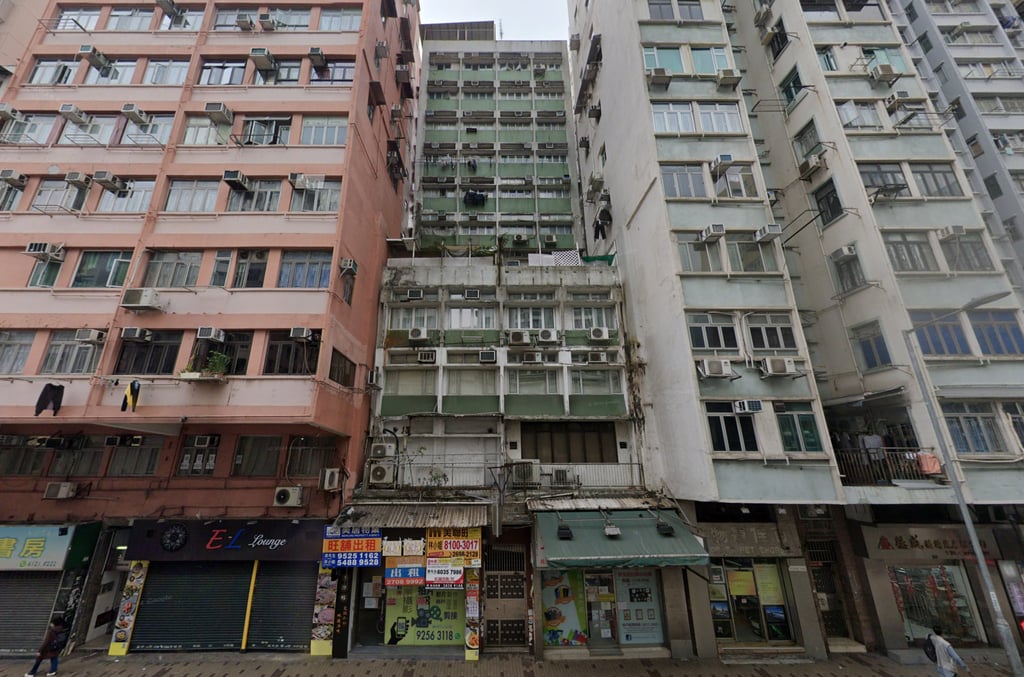 The bodies were found in a flat in the Hang Moon Building on Cheung Sha Wan Road. Photo: Google Maps