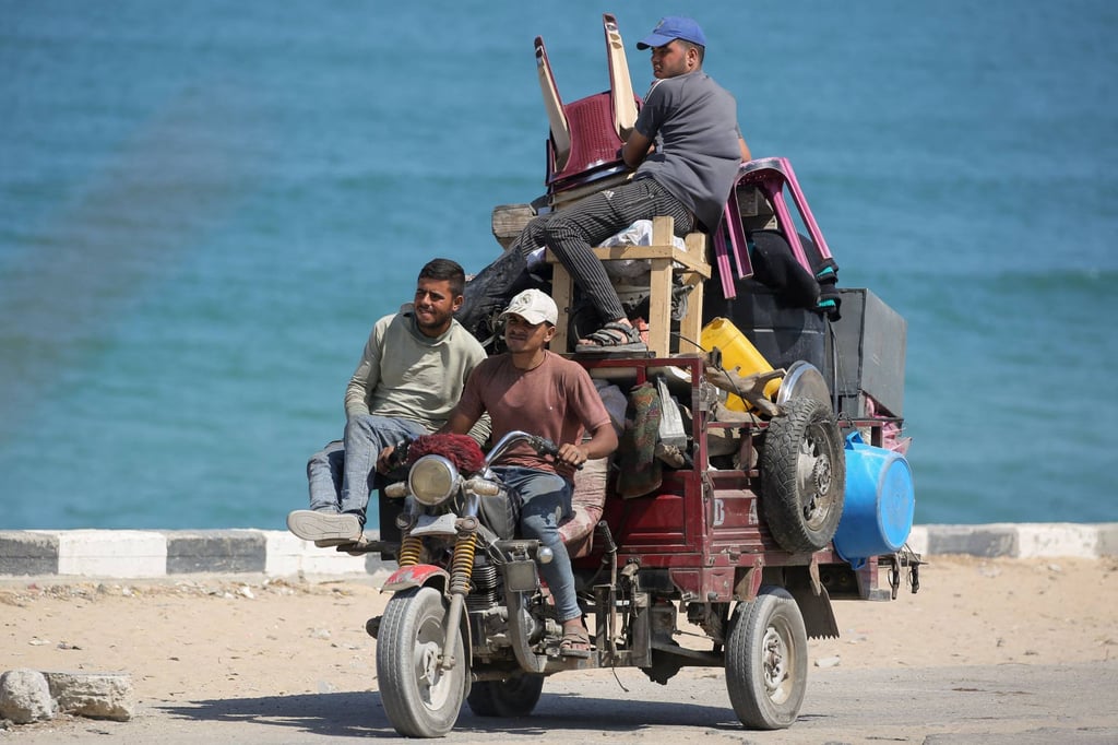 Displaced Palestinians flee Gaza City on August 28, as the war between Israel and the Hamas militant movement continues. Photo: AFP