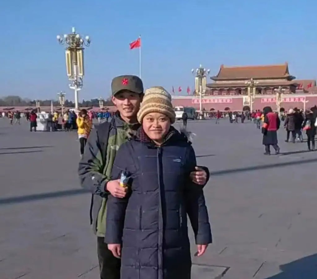 Their lives were happy with a daughter, but were turned upside down in 2013 when Zhang was diagnosed with a severe eye disease. Photo: Baidu