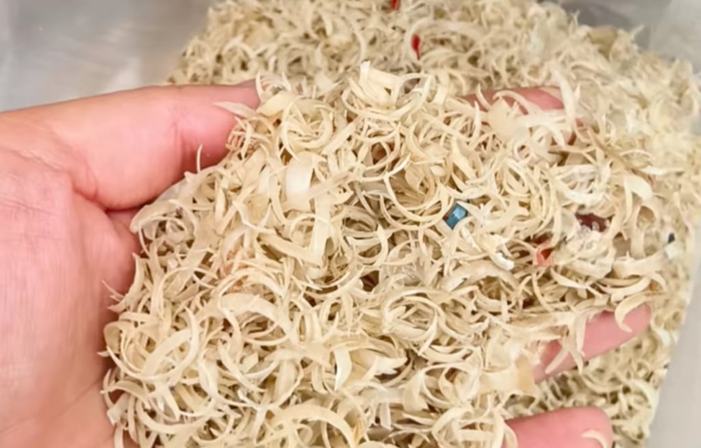 This bag of clipped human fingernails might look disgusting, but they can be of medical benefit. Photo: Douyin