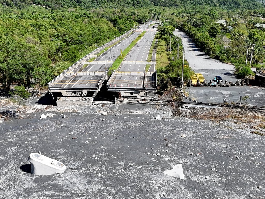 A drone view shows a collapsed bridge, following Super Typhoon Ragasa, in Hualien, Taiwan, on Thursday. Photo: Reuters