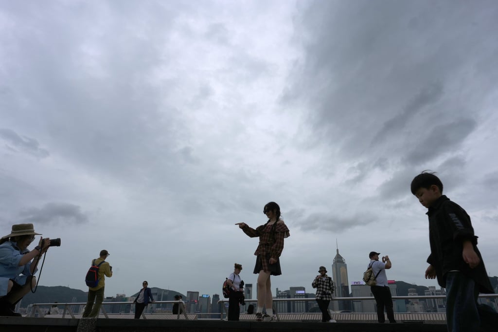 The forecaster says the weather will become brighter in the latter part of this week. Photo: Jelly Tse