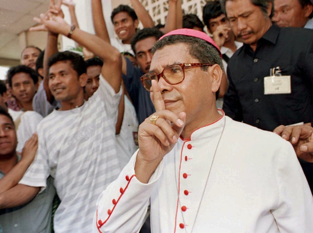 East Timorese Nobel laureate Bishop Carlos Belo outside the Diocese of Dili office in 1996. Photo: Reuters
