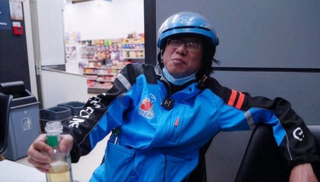 Law graduate Qianqian says his new job as a delivery driver makes him feel “lonely but free”. Photo: Weibo