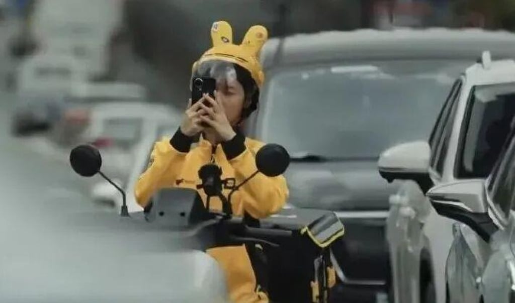 The job of a delivery rider can be lonely and involve harsh working conditions. Photo: Baidu