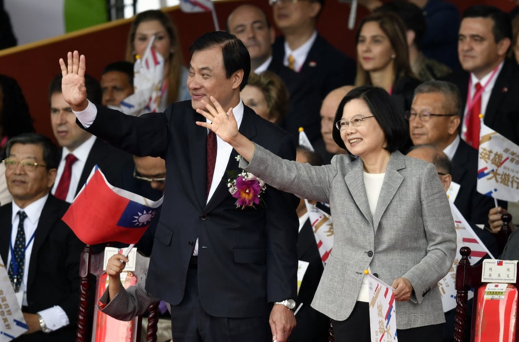 Su Jia-chyuan was the running mate of former Taiwanese leader Tsai Ing-wen (right) in 2012. Photo: AFP
