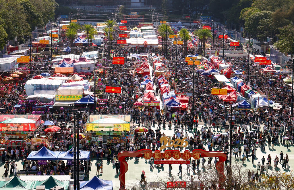 The crowds at the fair at Victoria Park on Sunday. Photo: Dickson Lee