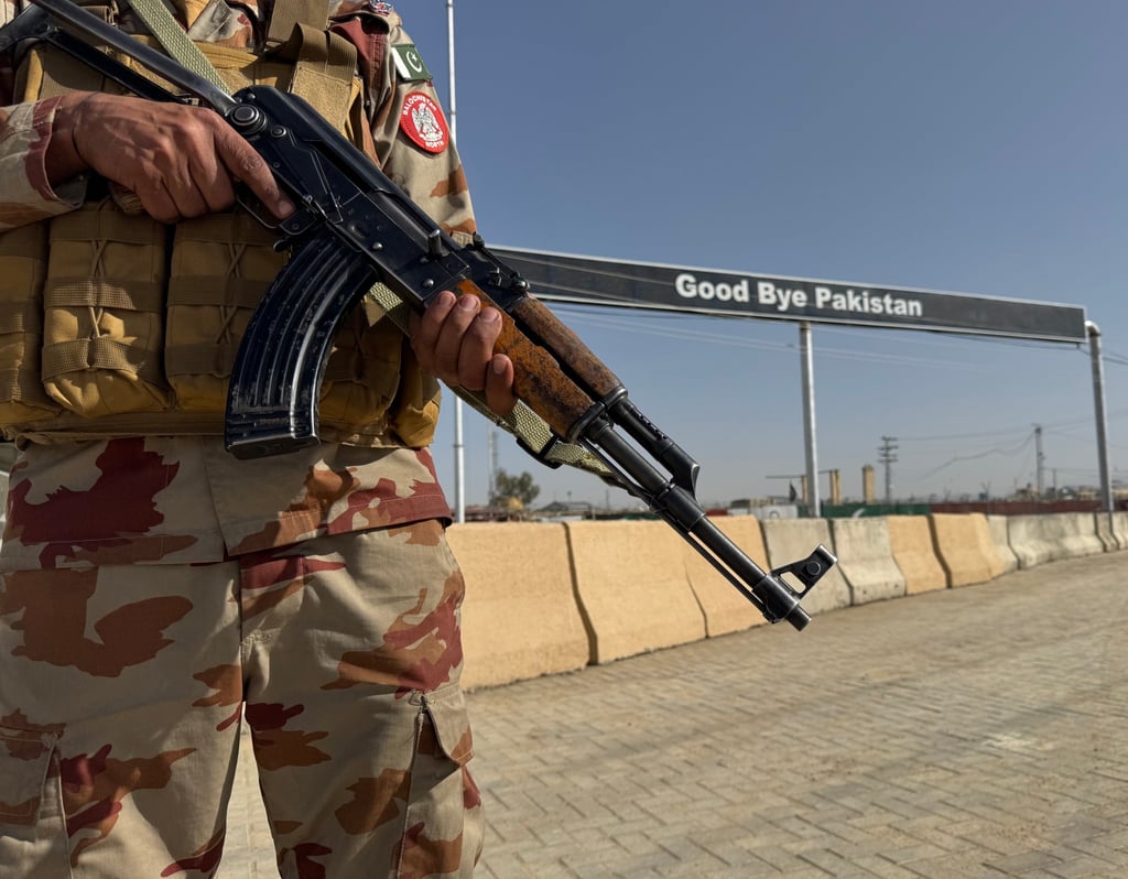 A Pakistani paramilitary soldier stands guard at the Pakistan-Afghanistan border on Tuesday. Photo: EPA