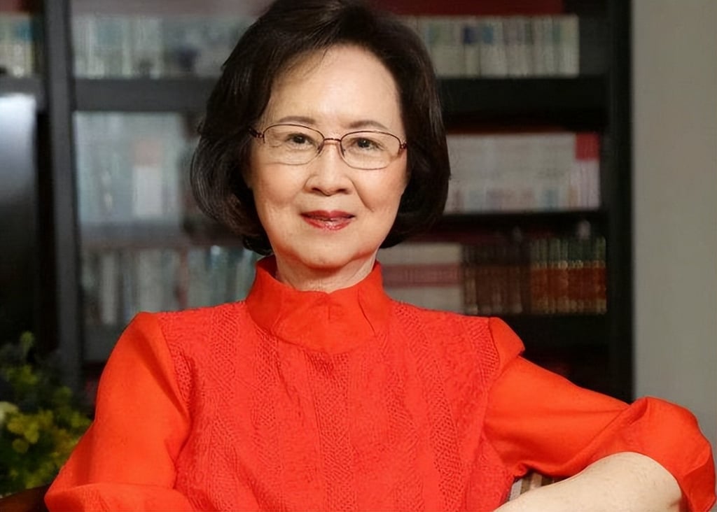 Chiung Yao, originally named Chen Che, was a renowned Taiwanese novelist and producer, celebrated as the most beloved romance author in the Chinese-speaking world.. Photo: WeiIbo/会火