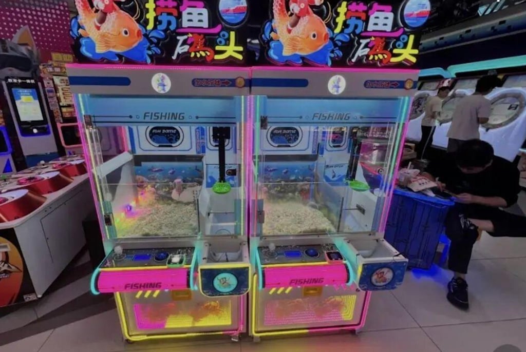 Two colourful claw machines sit side by side in the Shenzhen shopping centre. Photo: www.nfnews.com