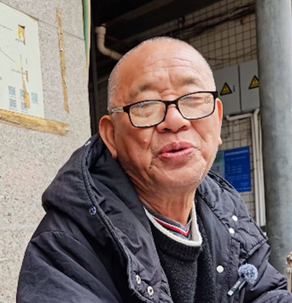 Professional letter writer Jiang Mingdian has been plying his trade since he was 18 years old. Photo: Douyin