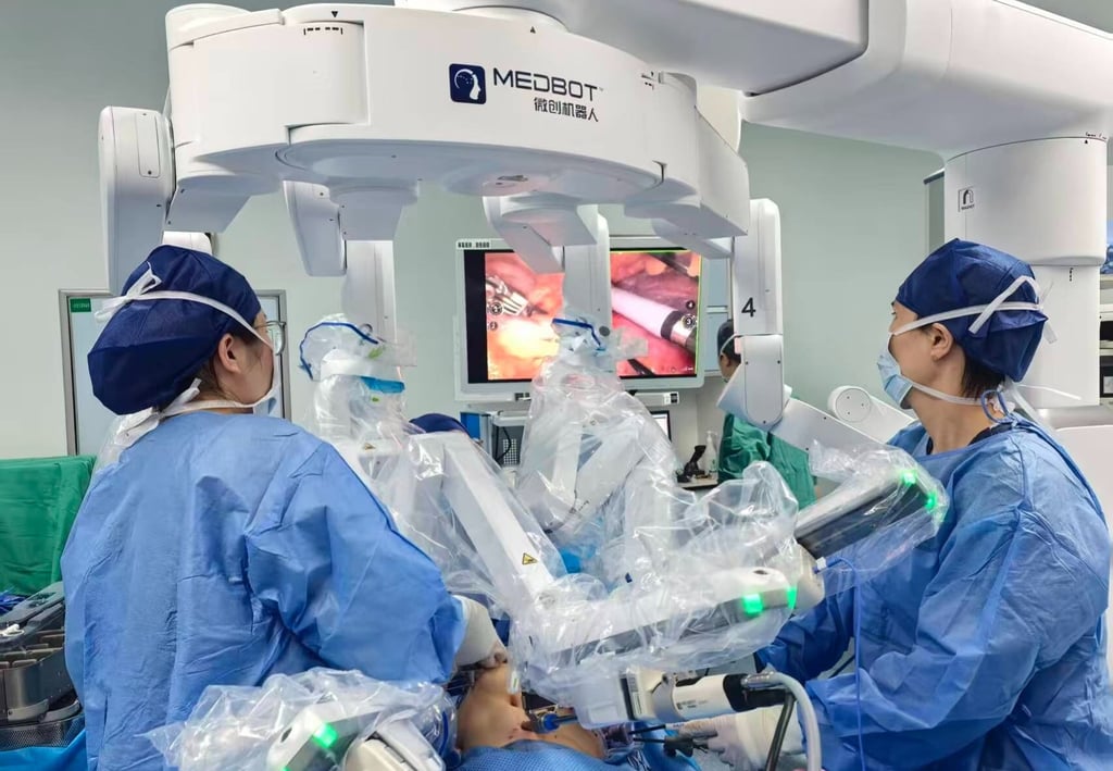 A robot-assisted comprehensive staging surgery for a 76-year-old patient using the Toumai system at The First Affiliated Hospital of Zhengzhou University in Henan province. Photo: Handout