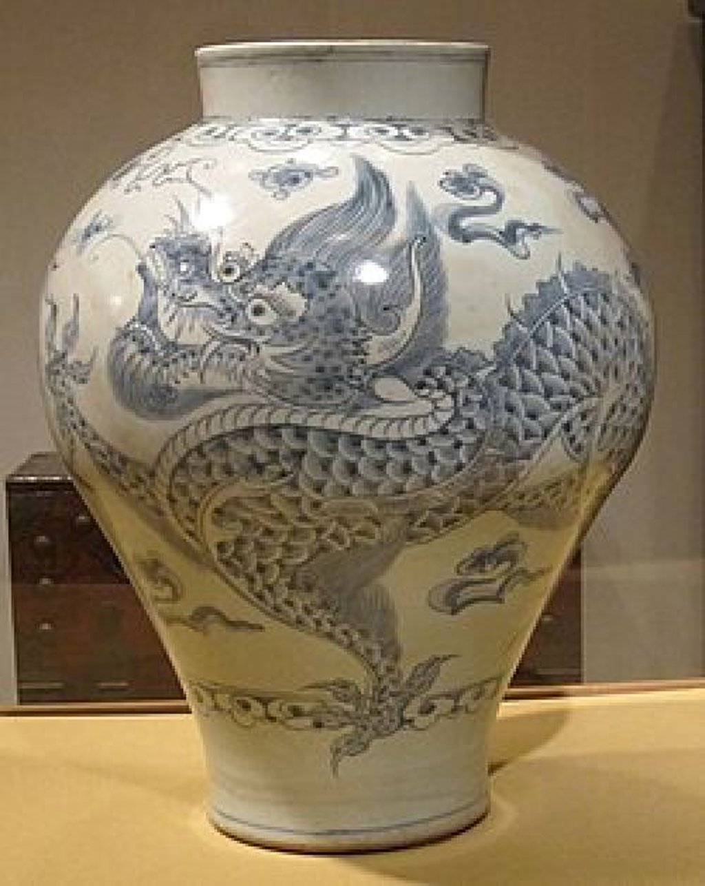 Dragon motifs symbolised the supreme power, divine right, and absolute authority of the Emperor in ancient China. Photo: Wikipedia