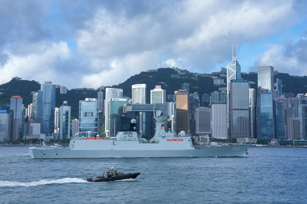 The PLA guided-missile frigate Hengyang, arrives at Victoria Harbour on Thursday morning. Photo: Jelly Tse