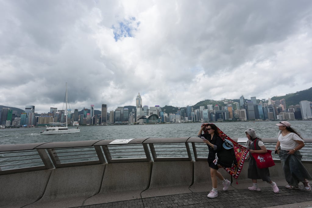 The Observatory has urged the public to stay away from the shoreline and avoid water sports due to the swells. Photo: Jelly Tse