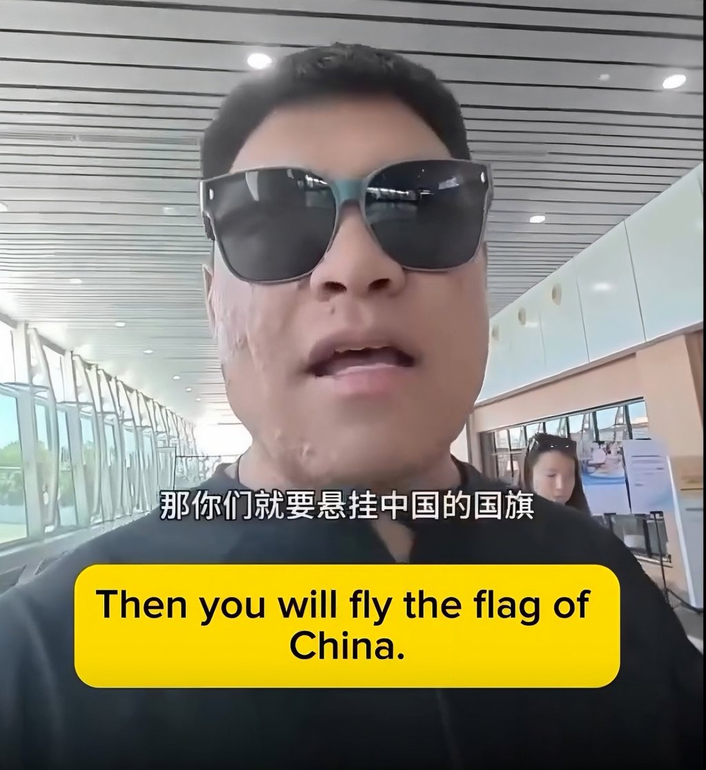 A still from the social media video shows a Chinese tourist at a hotel in Kuala Lumpur irate about the absence of China’s national flag. Photo: Threads