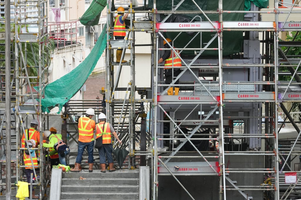 A construction site in Choi Hung. The guidelines also recommend rewards for workers who quit the habit and regular smoking-cessation talks. Photo: Jelly Tse