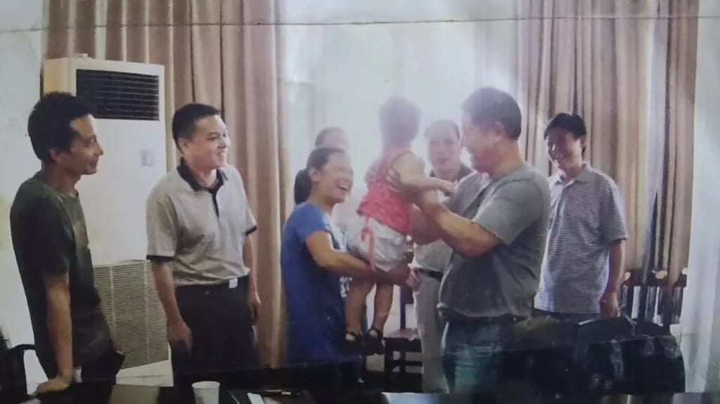 Pictured here with baby Zheng and her family immediately after the rescue. Maintaining a deep connection for over a decade, Zheng’s family has continued to celebrate the bond they share with Yu’s family. Photo: The Paper