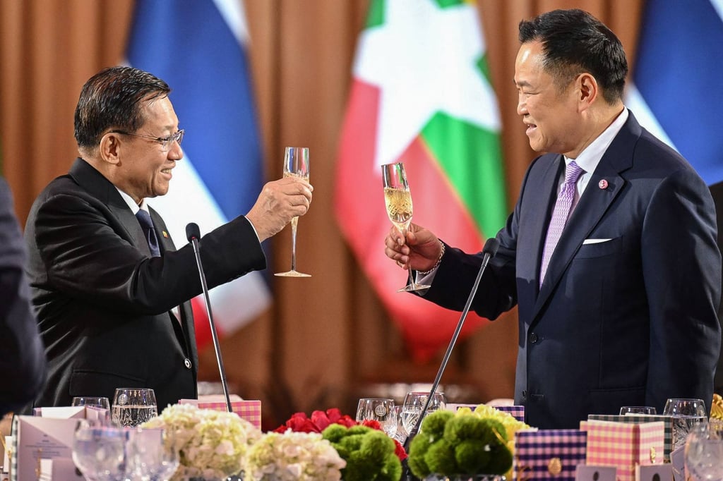 Myanmar’s ex-junta chief Min Aung Hlaing (left) and Thailand’s Prime Minister Anutin Charnvirakul make a toast during an official dinner in Bangkok. Photo: AFP/Royal Thai government/Handout