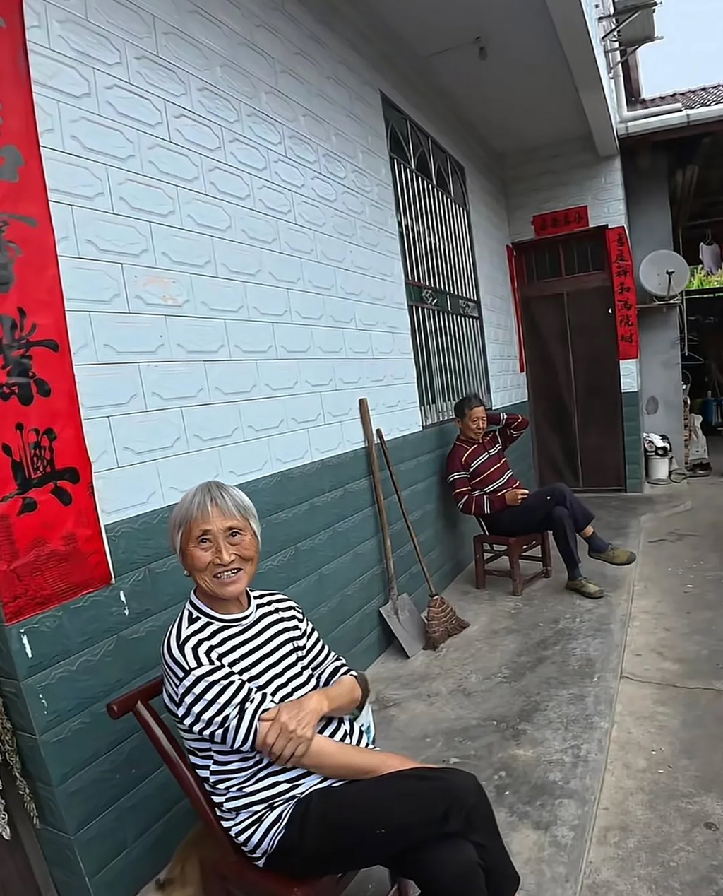 Despite advancements in living standards, Tian has observed that many rural elderly individuals long for companionship more than material goods, frequently expressing their desire for him to return after each visit. Photo: QQ.com