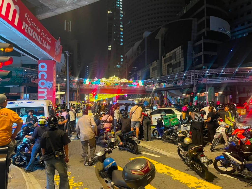 A photo circulating on social media shows the scene of the crash in Kuala Lumpur on Wednesday. Photo: Threads/pieeomar