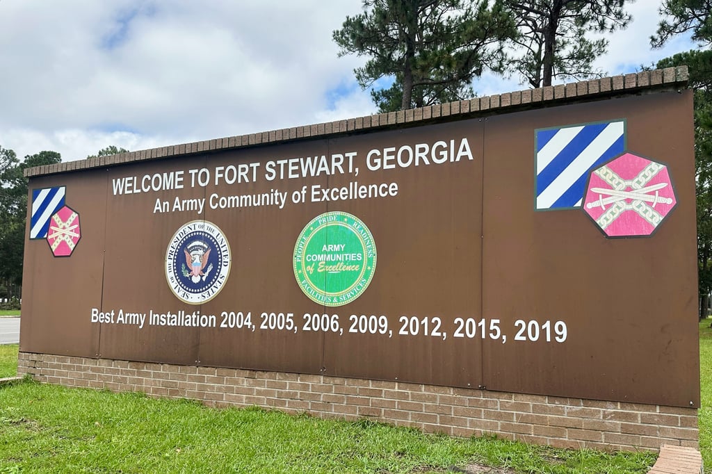 A sign stands outside the main gate of Fort Stewart, Georgia, in August 2025. Photo: AP