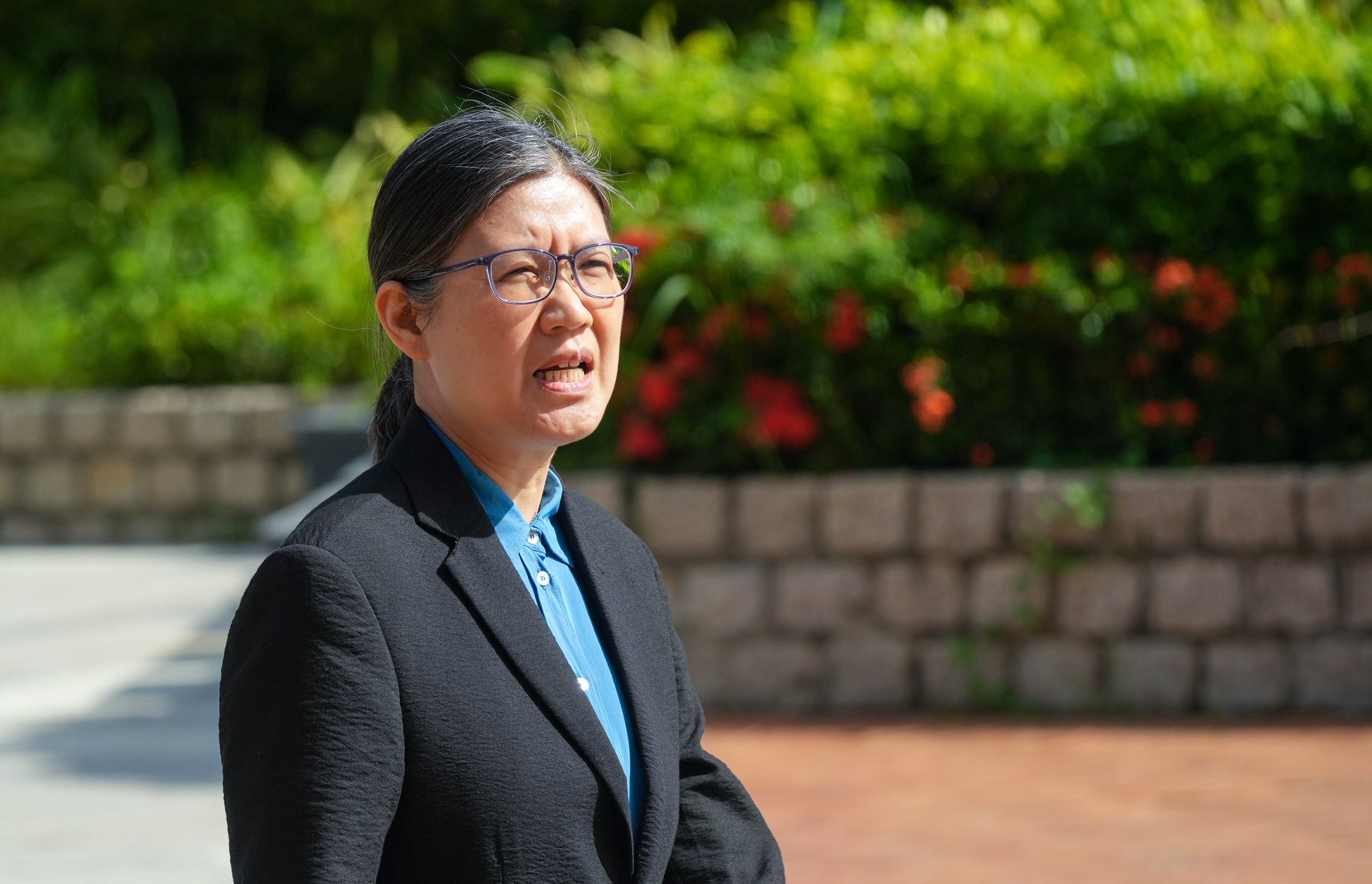 Dr Lee says four of five safety net samples retrieved from Wang Cheong House, the first tower affected by the fire, failed to meet fire-retardant standards. Photo: Sun Yeung