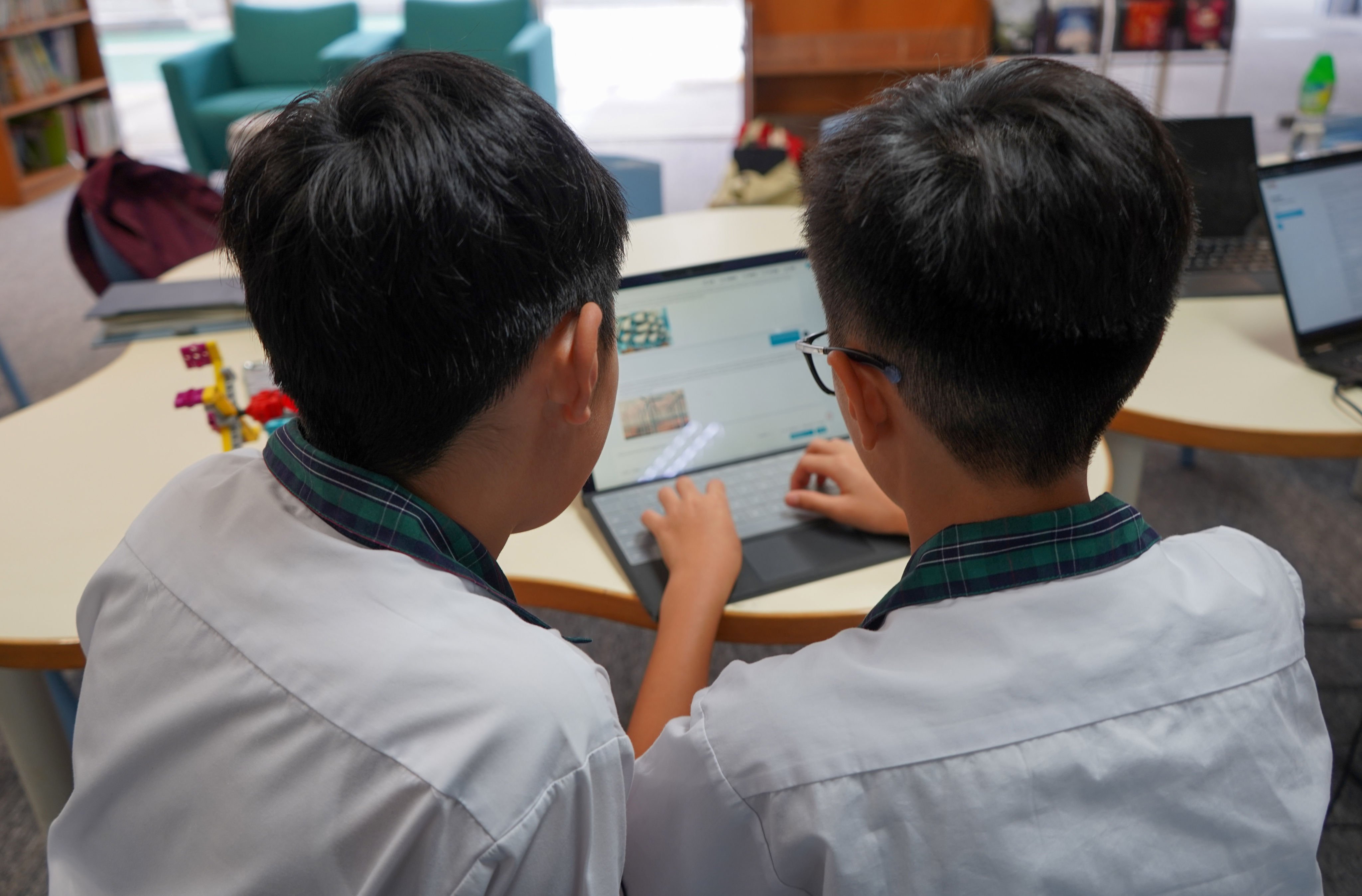 Students used an AI platform to help with their studies. Photo: Kelly Le