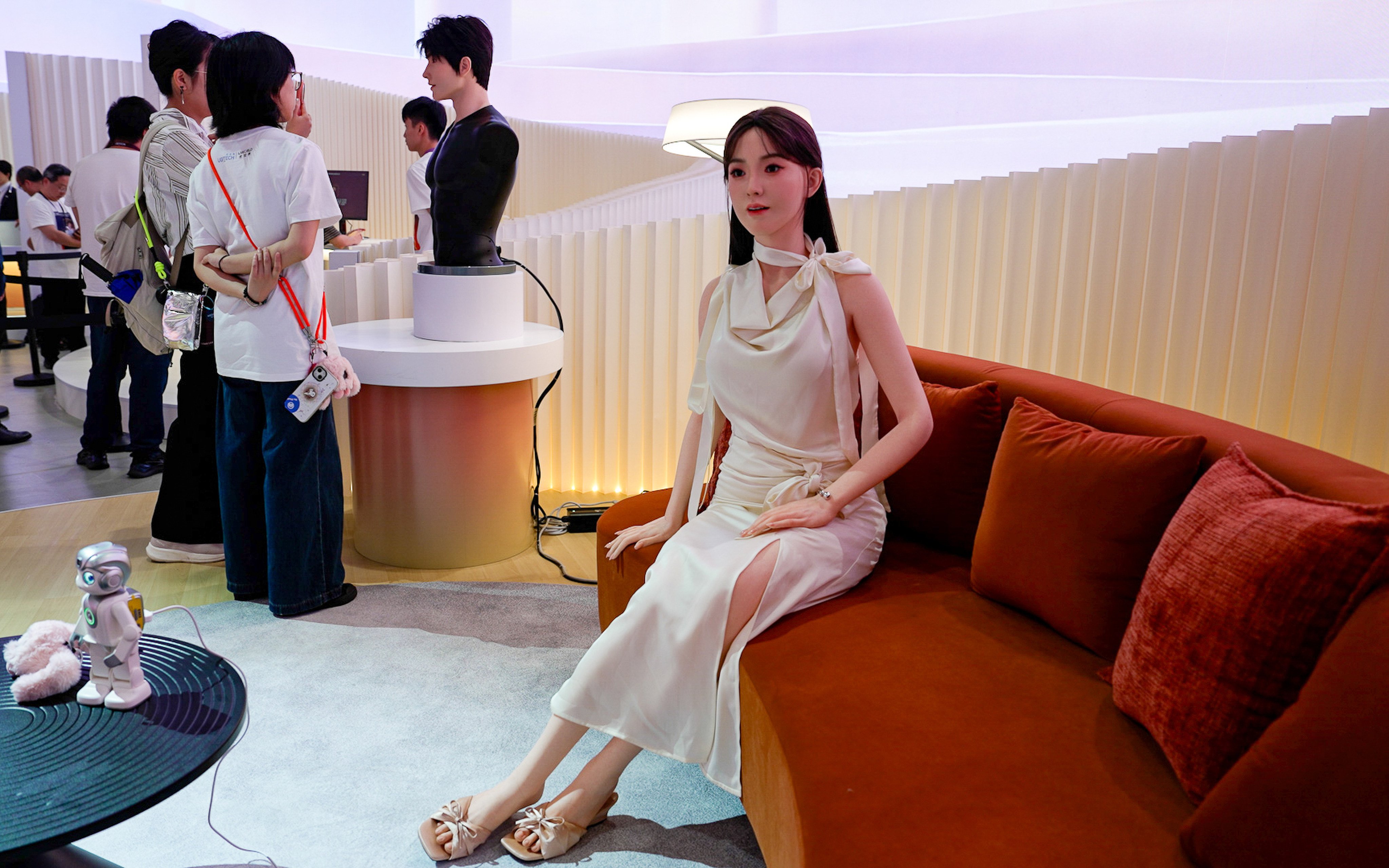 The U1 humanoid robot. Photo: Caroline Wang