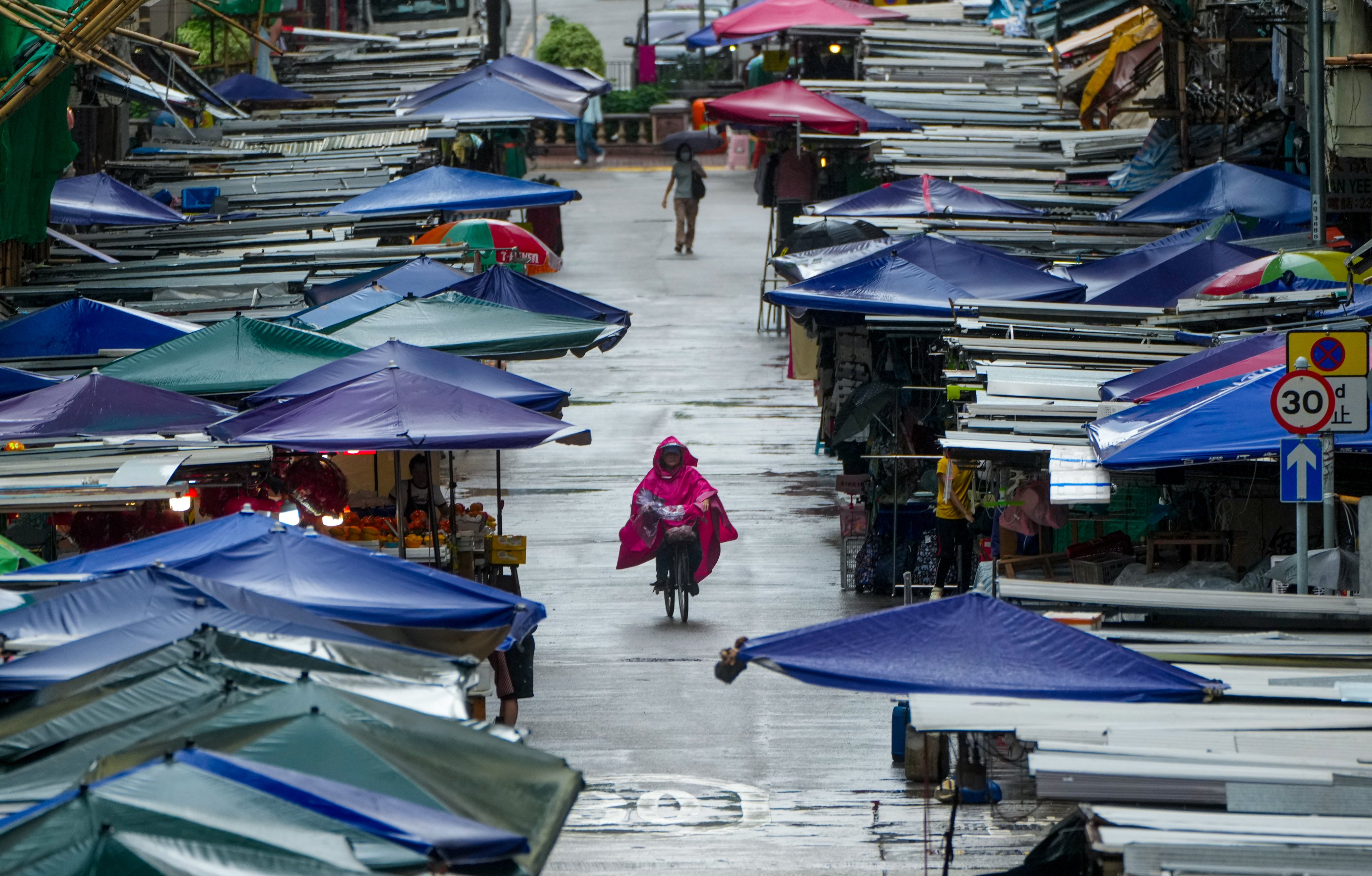 The weather forecaster has said squally showers are set to increase gradually in the city. Photo: Dickson Lee