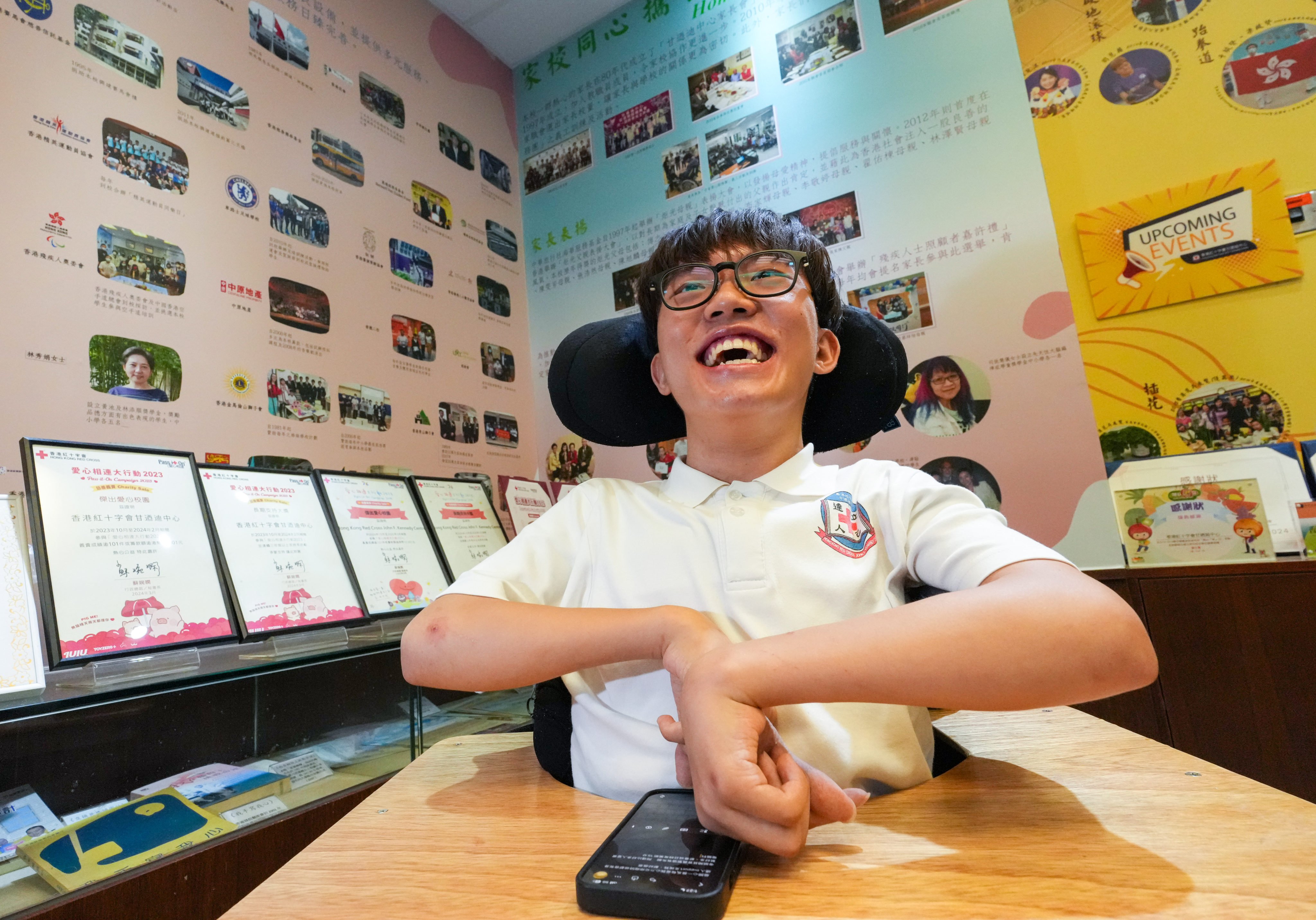 Tam Chun-yu used a mobile phone to answer exam questions. Photo: Jelly Tse