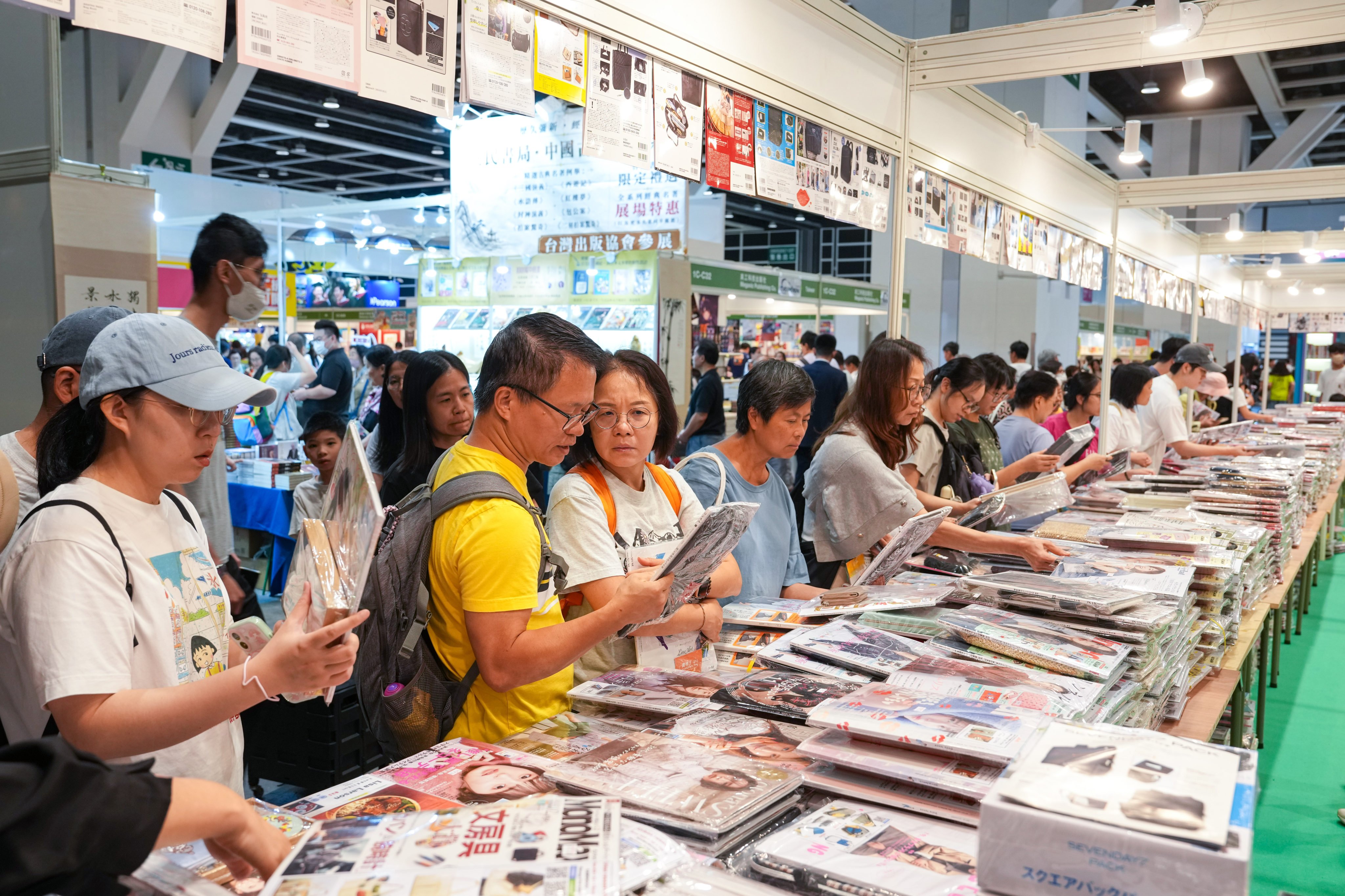 People visit Hong Kong Book Fair at the city’s Convention and Exhibition Centre. Photo: Sam Tsang