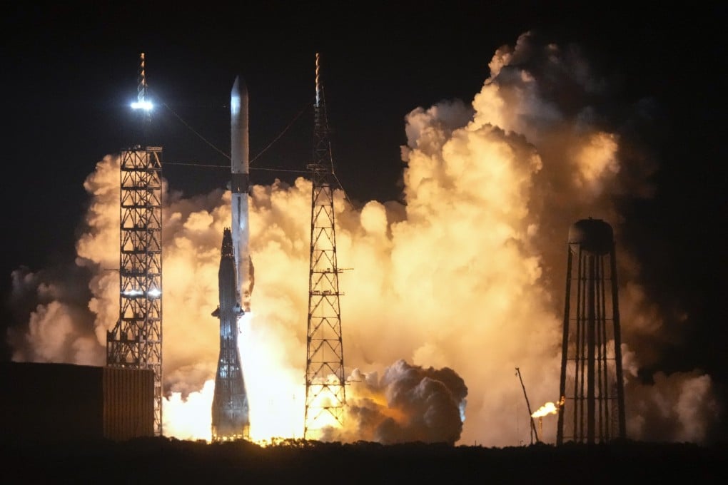 Blue Origin’s New Glenn rocket lifts off. Photo: AP