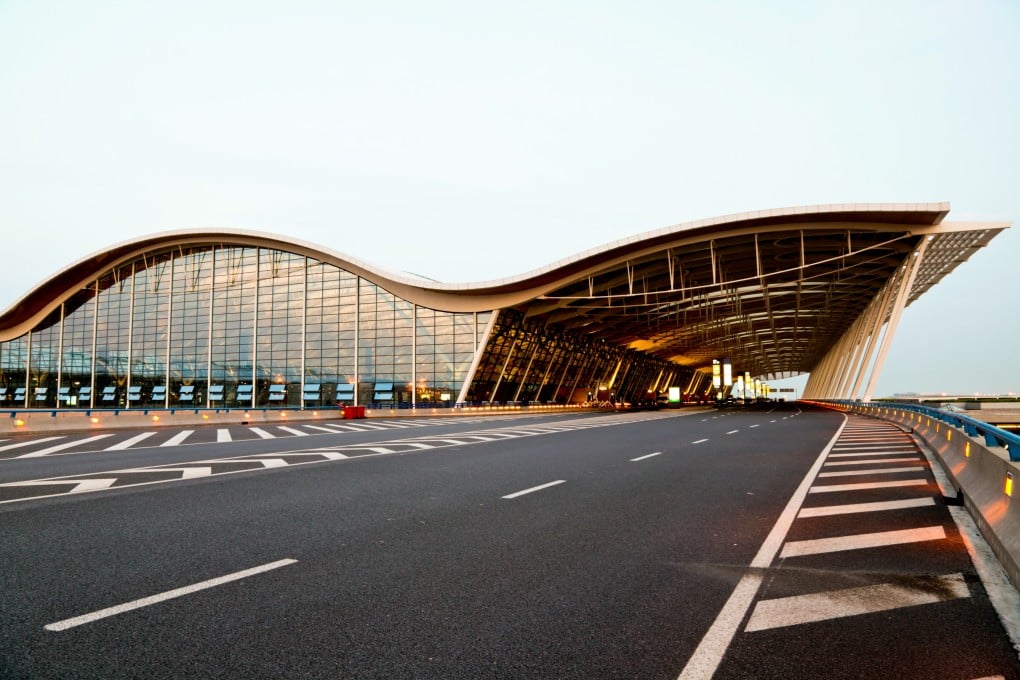 The accident happened as the coach was on the way to the Shanghai Pudong International Airport. Photo: Shutterstock