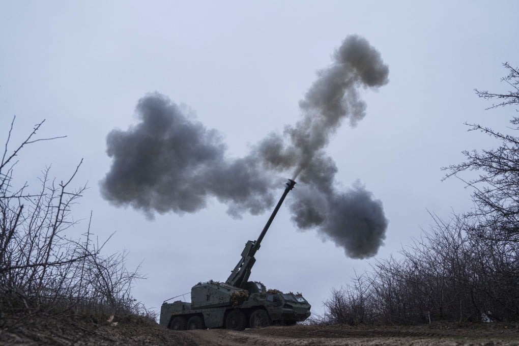 A Ukrainian self-propelled howitzer fires towards Russian positions at the front line in the Donetsk region, Ukraine. Photo: AP