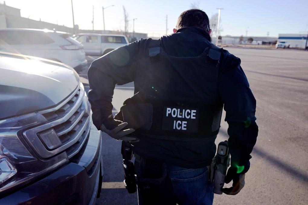 A US Immigration and Customs Enforcement (ICE) officer. On Monday, the US said it will offer undocumented migrants US$1000 to return to their home country. Photo: The Denver Post / TNS