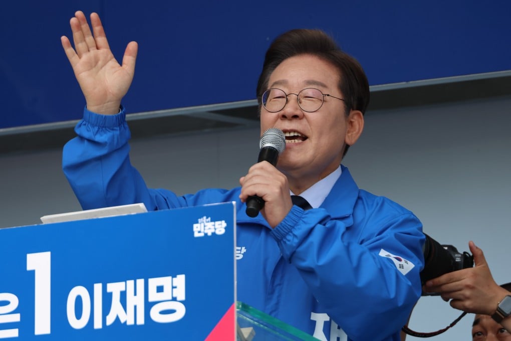 Lee Jae-myung, the presidential candidate of the liberal Democratic Party, raises a fist as he gives a stump speech in Gumi, North Gyeongsang Province, South Korea on Tuesday. Photo: EPA-EFE/Yonhap