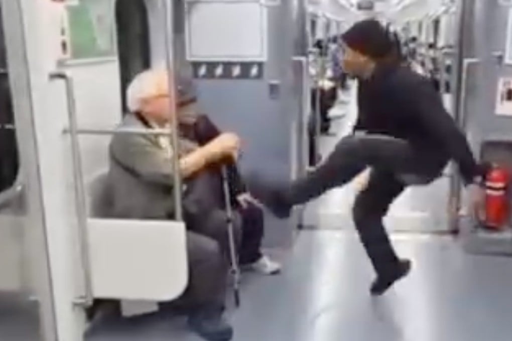Johnny Somali is seen disturbing passengers on a Seoul subway. Photo: Instagram/johnnysomalia